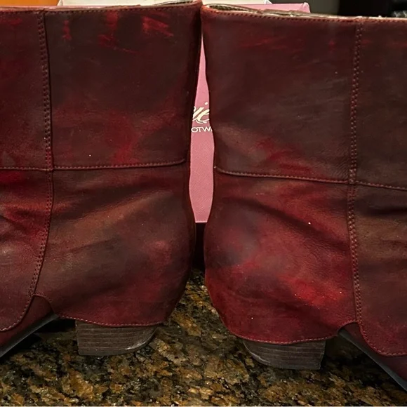 Fergie Dark Burgundy Heeled Boots - Picture 4 of 6